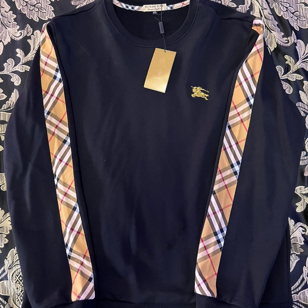 Men's crewneck